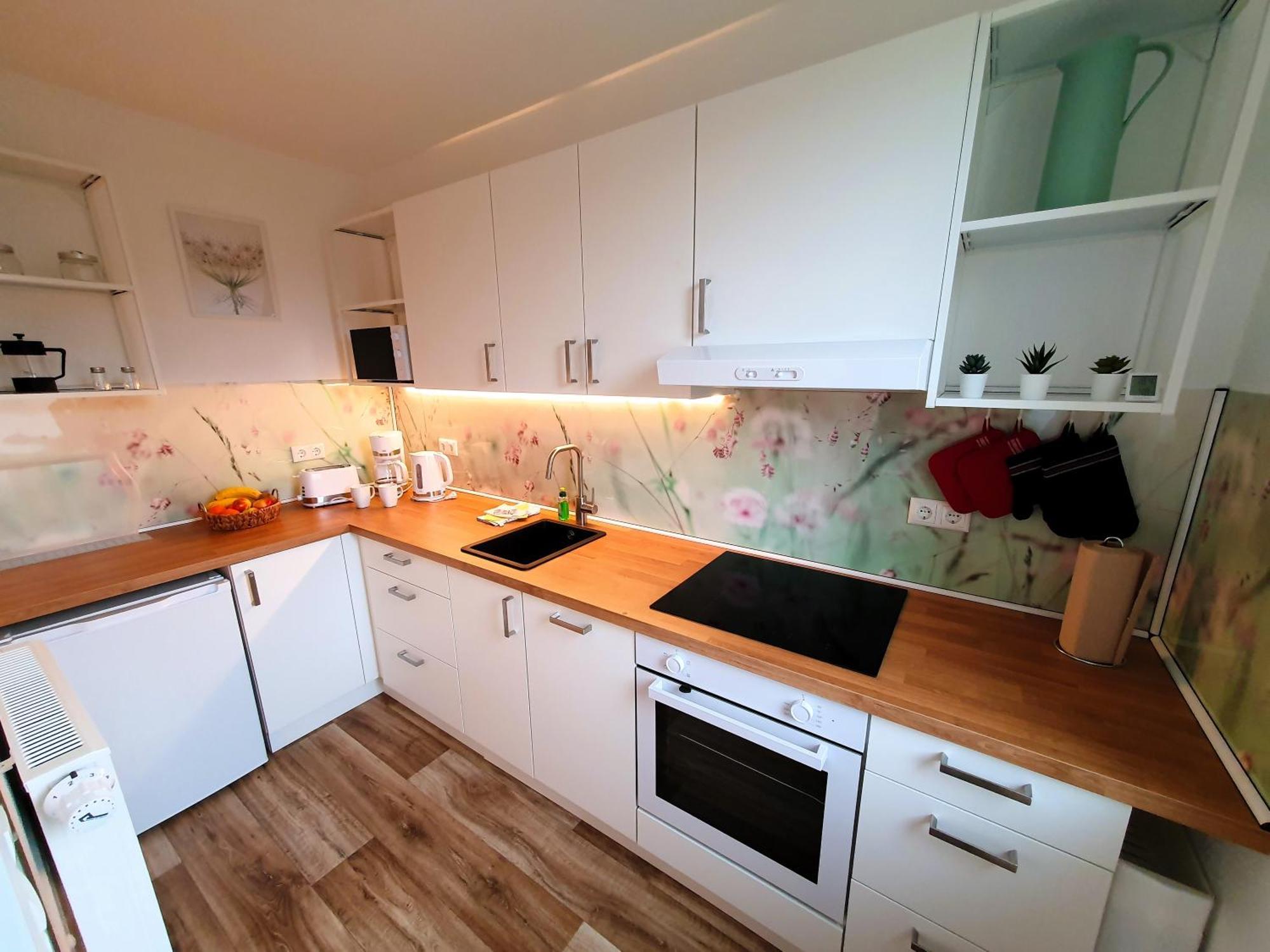 Radfreundliches Wohlfuehl-Apartment Mit Terrasse Und Parkplatz - Fewo Woody Schwerin  Exterior photo